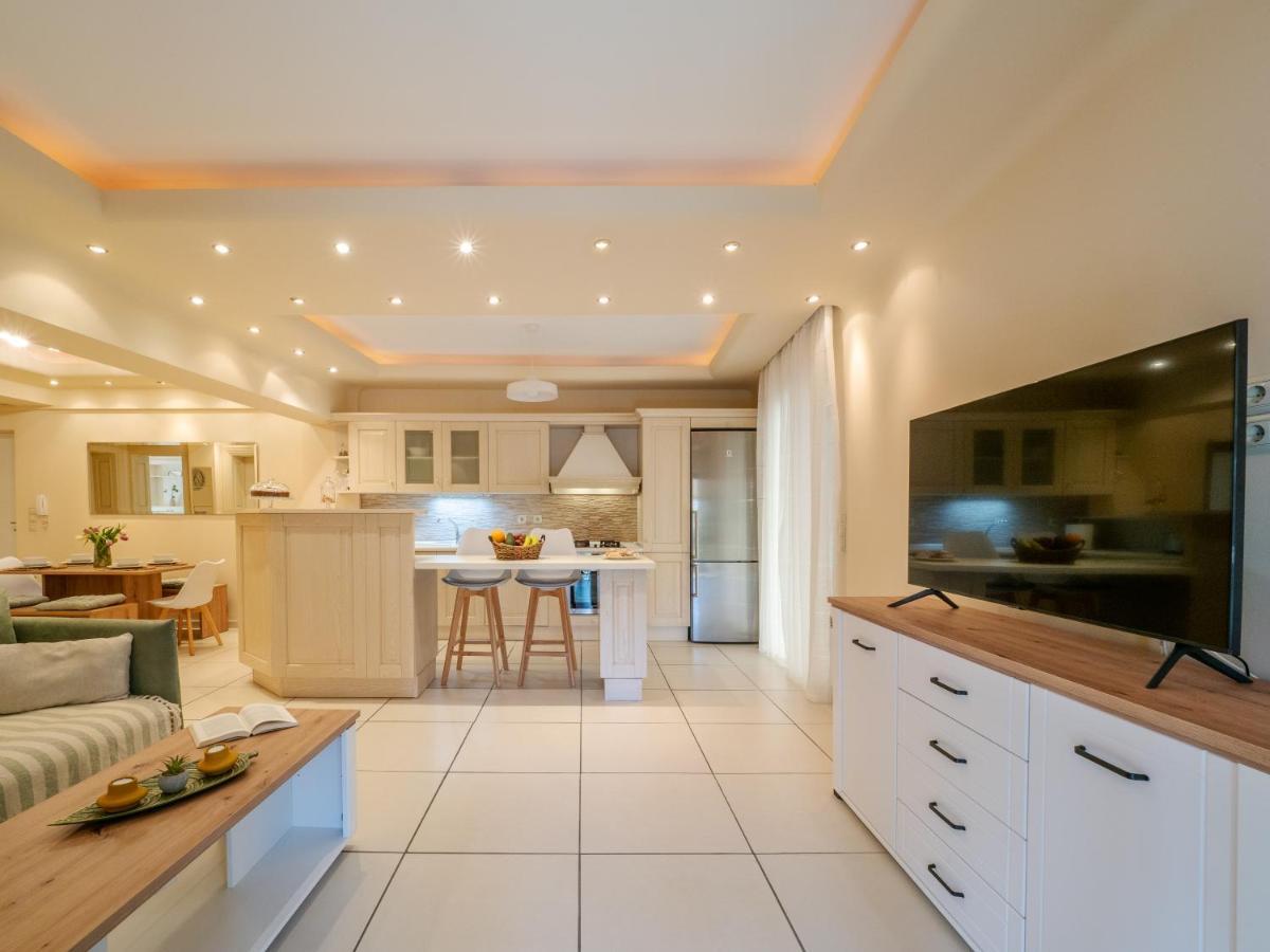 Aura Elegant Apartment Near Garitsa Bay Ανάληψη Εξωτερικό φωτογραφία