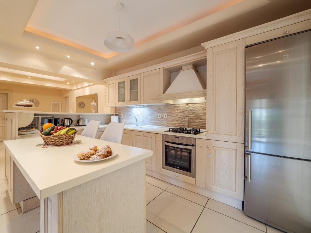 Aura Elegant Apartment Near Garitsa Bay Ανάληψη Εξωτερικό φωτογραφία